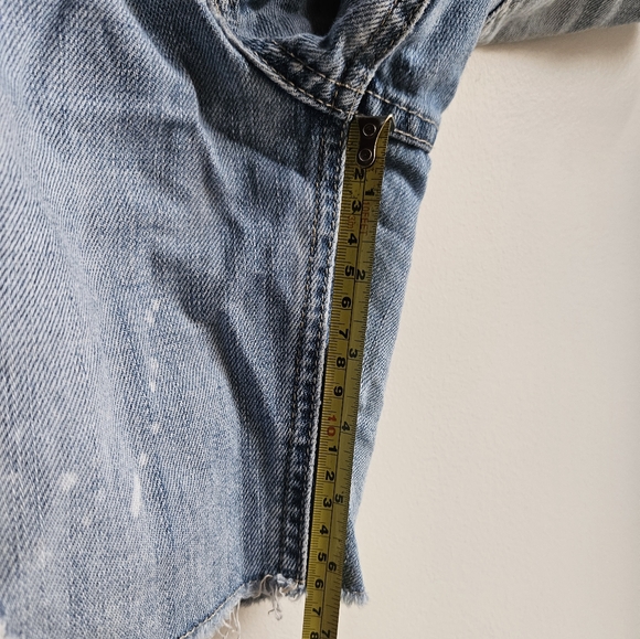 American Eagle Distressed Jean Shorts in Women's Size 8 - Picture 2 of 16